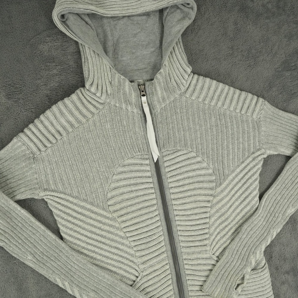 Lululemon Embrace Hoodie‎ Womens Size 10 Gray Ribbed Knit Full Zip Sweater